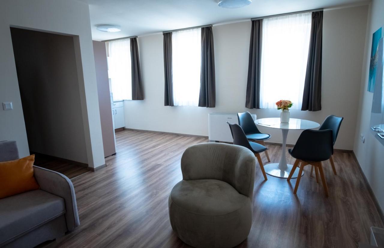 Elixir Panzio Bed & Breakfast นีย์รบาตอร์ ภายนอก รูปภาพ