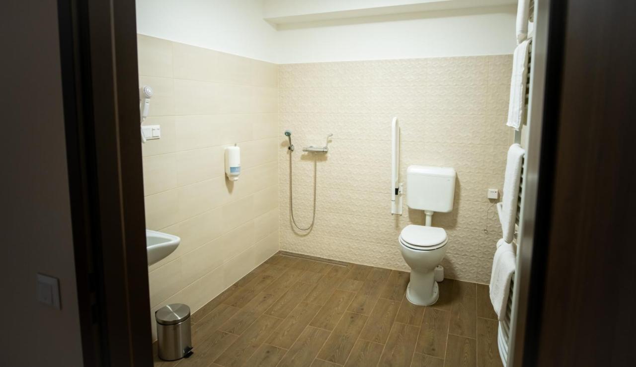 Elixir Panzio Bed & Breakfast นีย์รบาตอร์ ภายนอก รูปภาพ