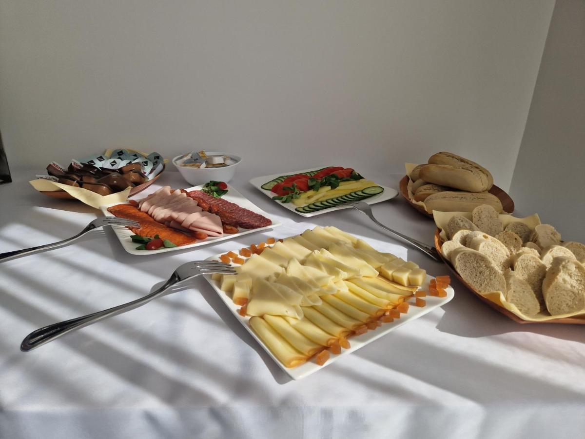 Elixir Panzio Bed & Breakfast นีย์รบาตอร์ ภายนอก รูปภาพ