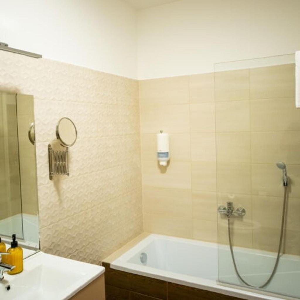 Elixir Panzio Bed & Breakfast นีย์รบาตอร์ ห้อง รูปภาพ