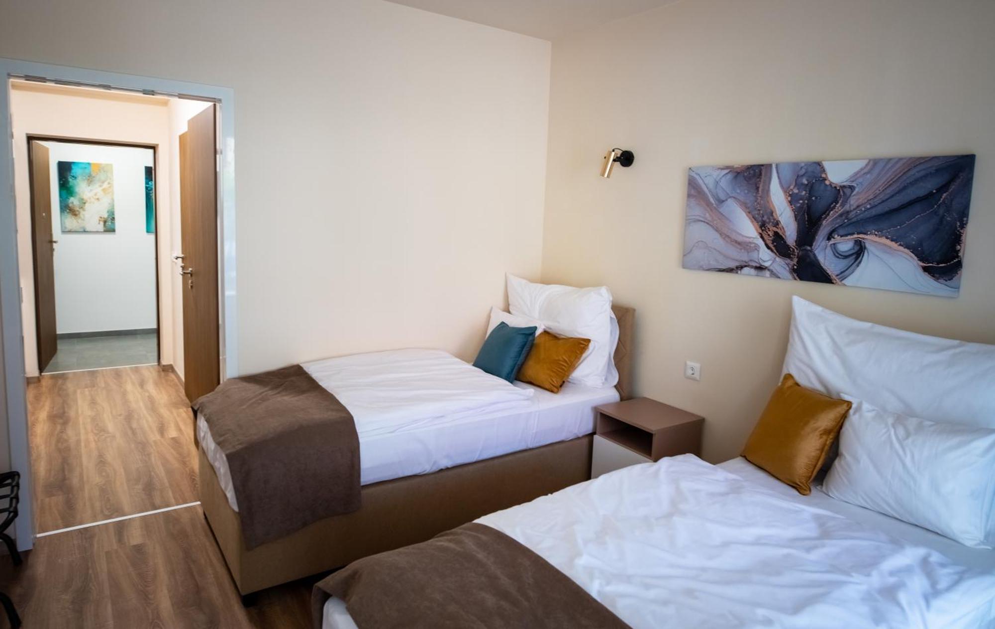 Elixir Panzio Bed & Breakfast นีย์รบาตอร์ ภายนอก รูปภาพ