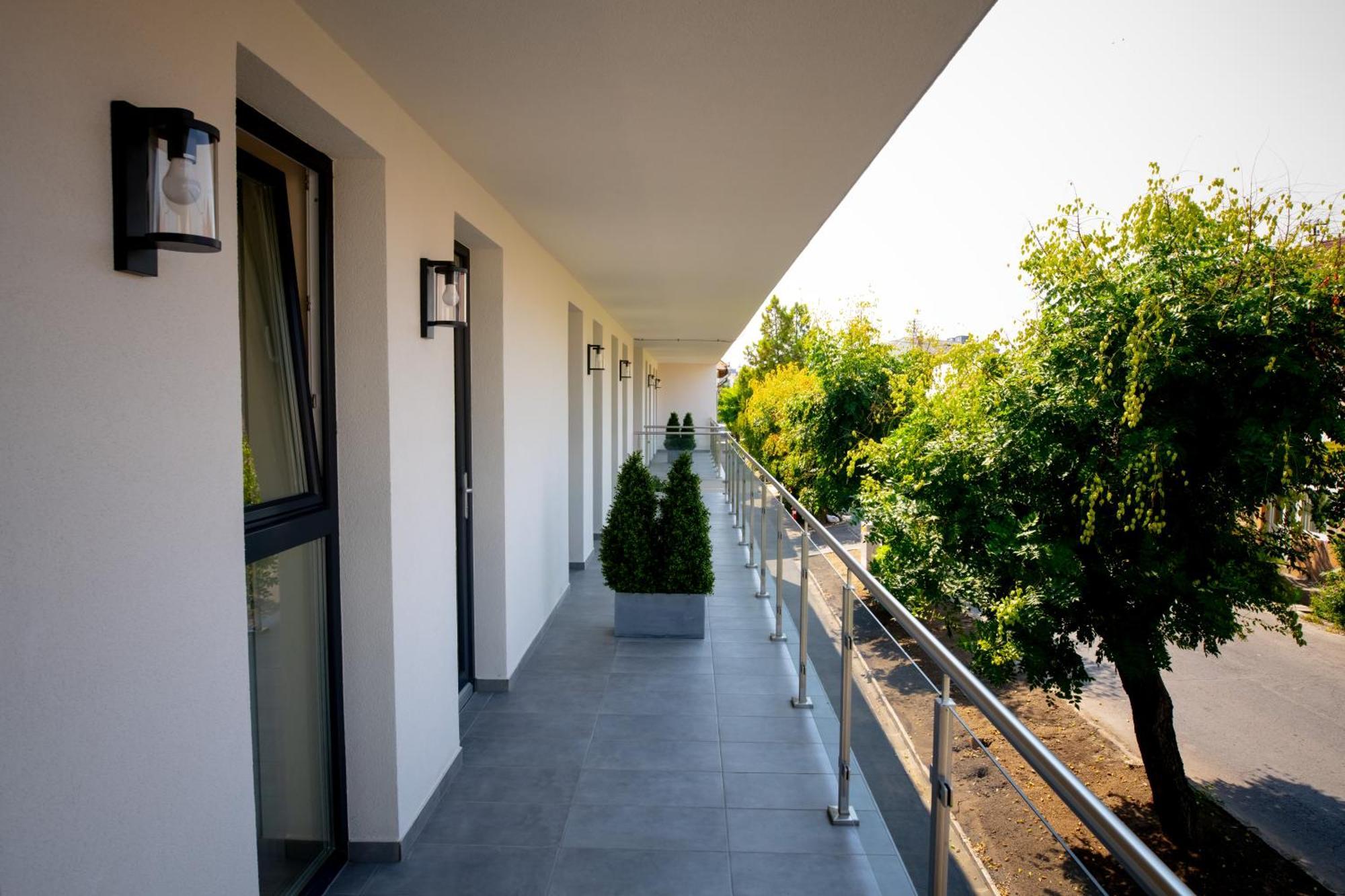 Elixir Panzio Bed & Breakfast นีย์รบาตอร์ ภายนอก รูปภาพ